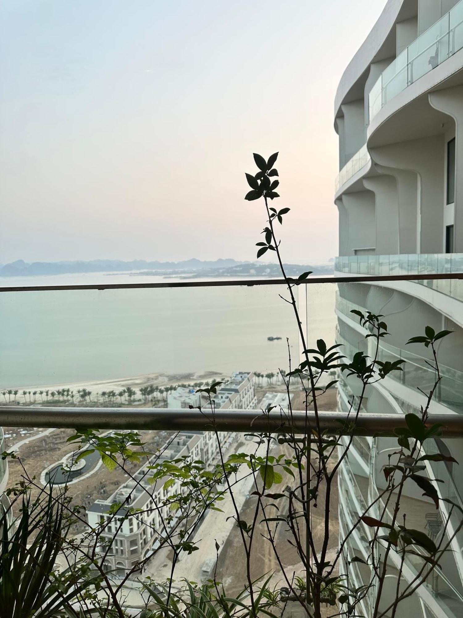 Citadines Seaview Duplex Apartment Ha Long Exterior photo
