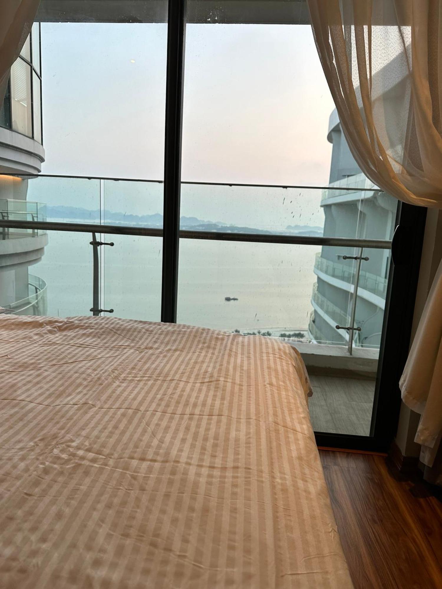 Citadines Seaview Duplex Apartment Ha Long Exterior photo