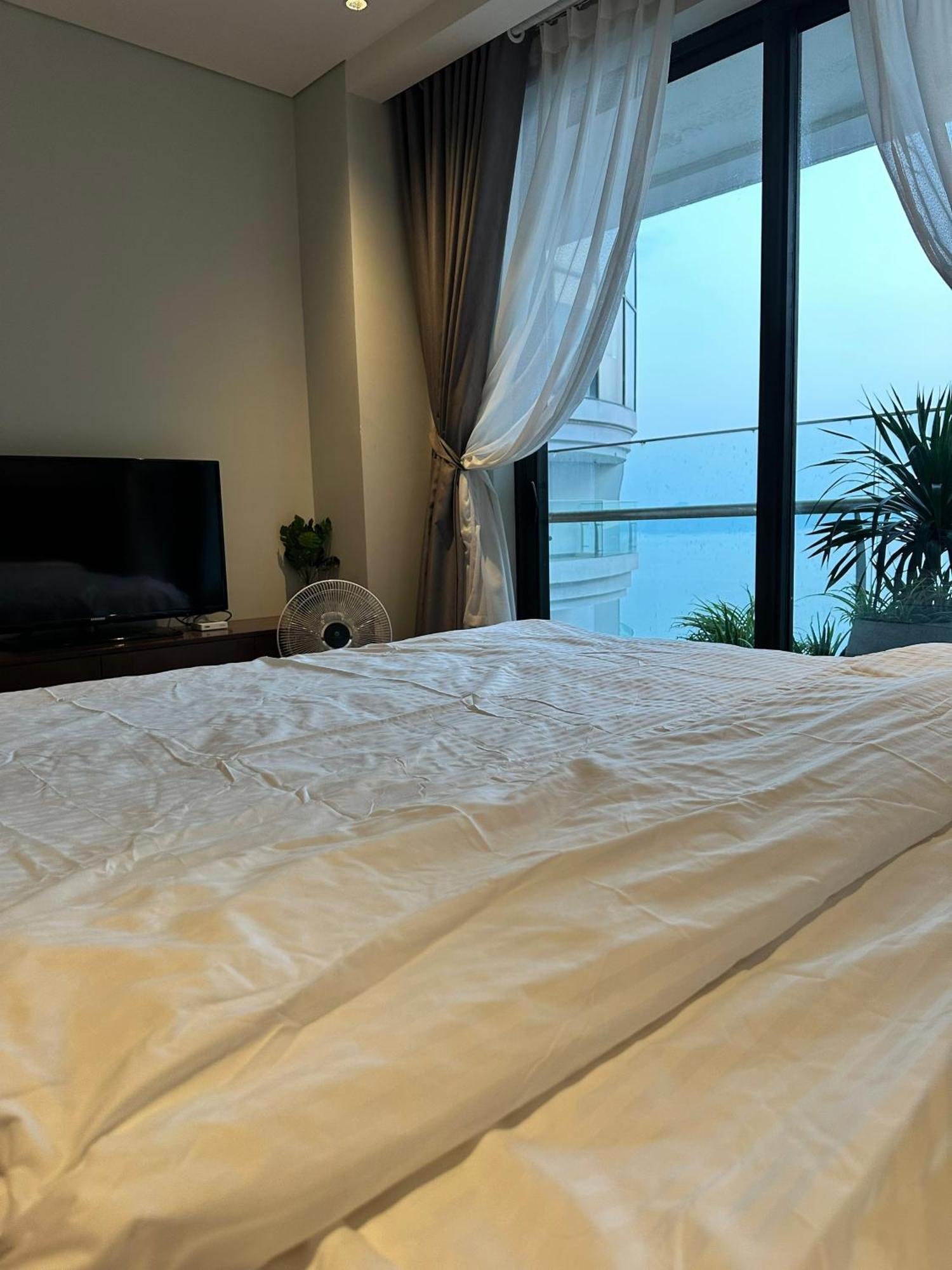 Citadines Seaview Duplex Apartment Ha Long Exterior photo