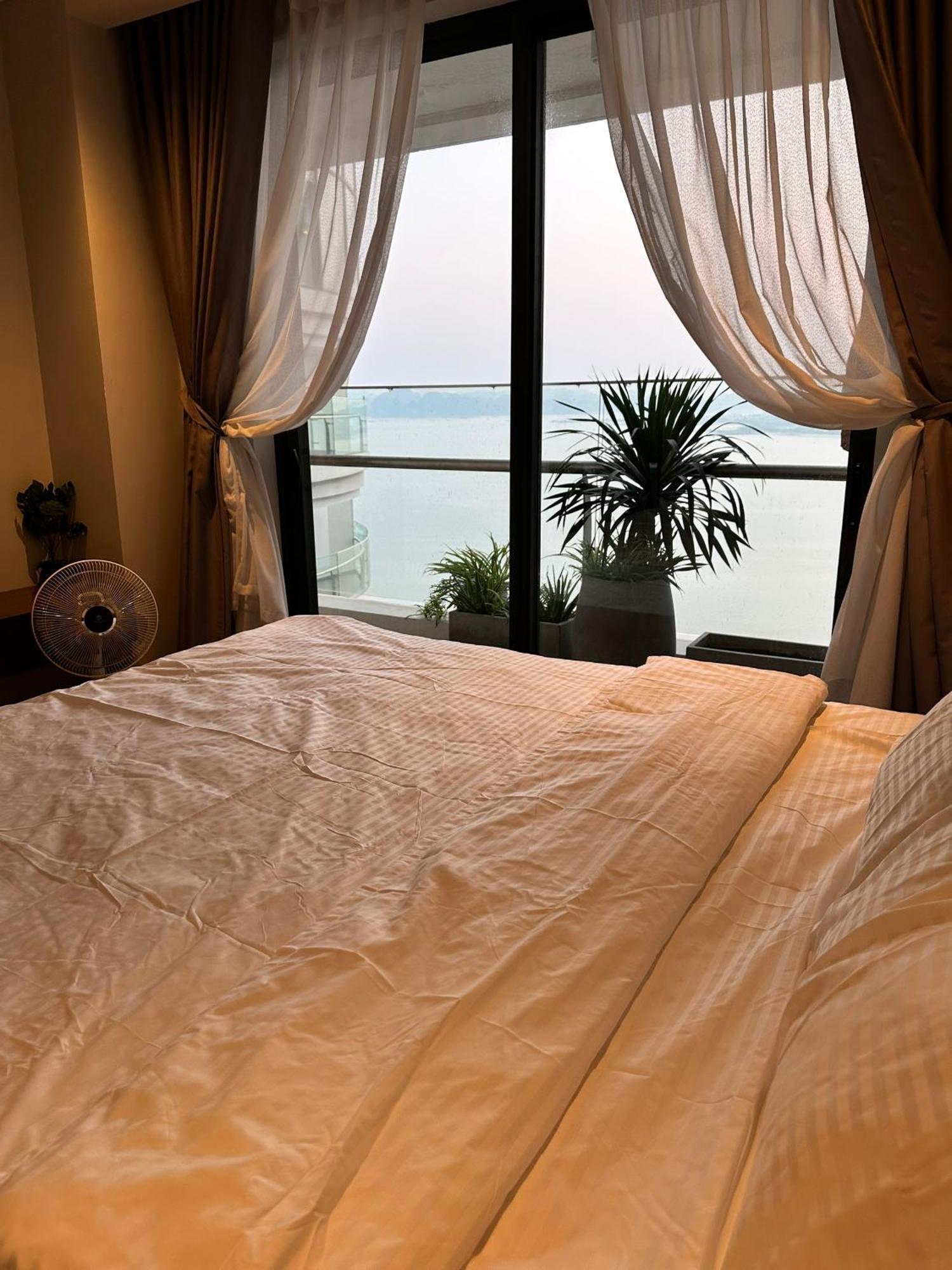 Citadines Seaview Duplex Apartment Ha Long Exterior photo