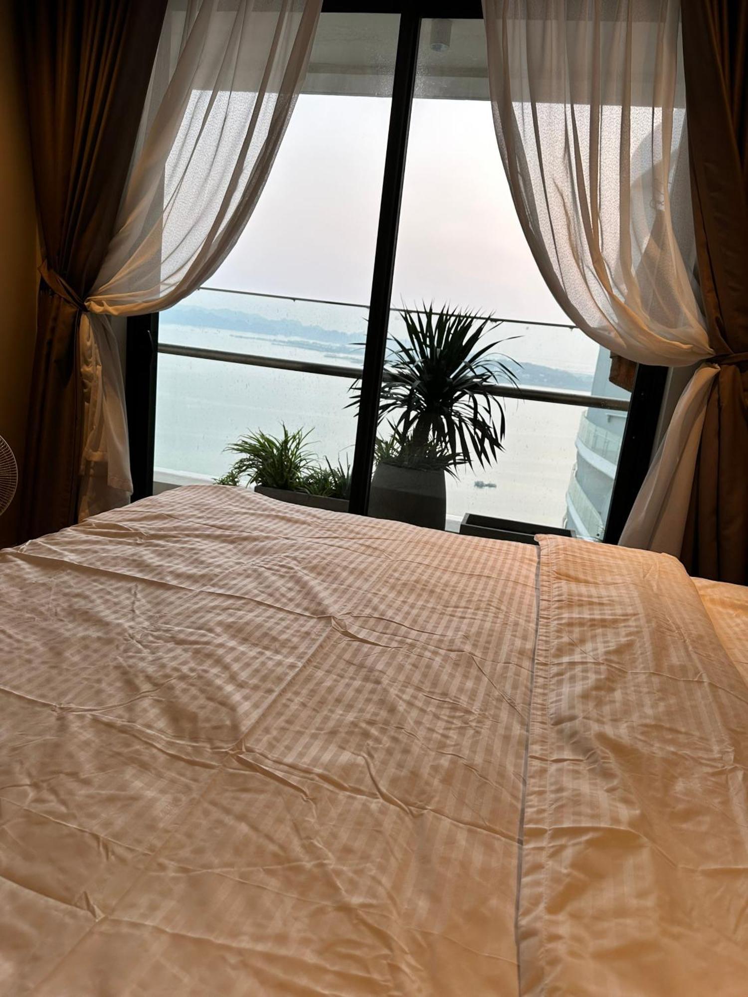 Citadines Seaview Duplex Apartment Ha Long Exterior photo